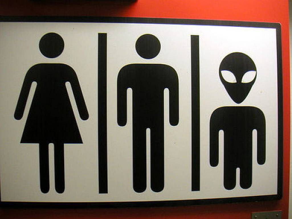 funny-toilet-signs-15 • Site Equip
